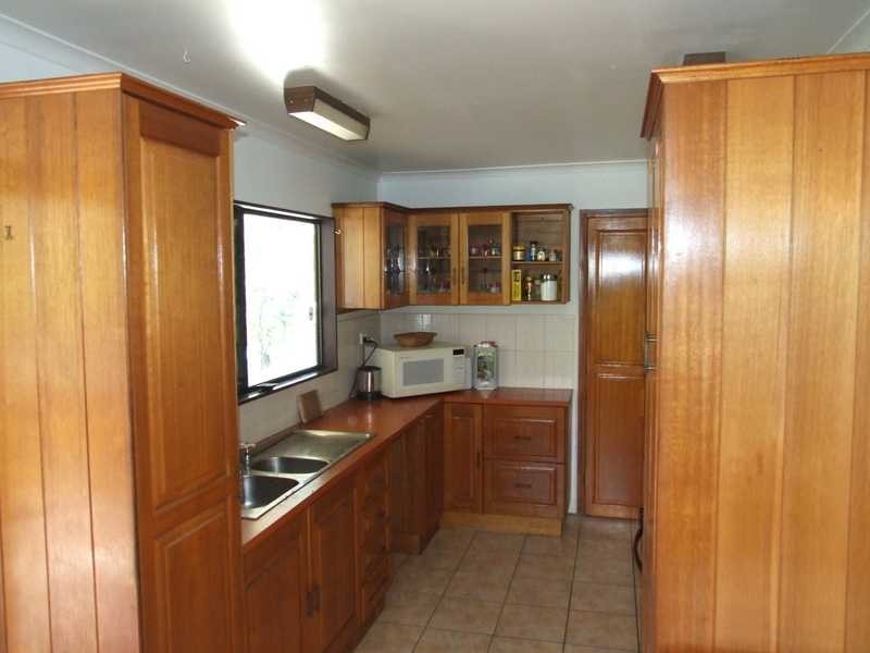 208 Upper Miles Avenue, Kelso QLD 4815