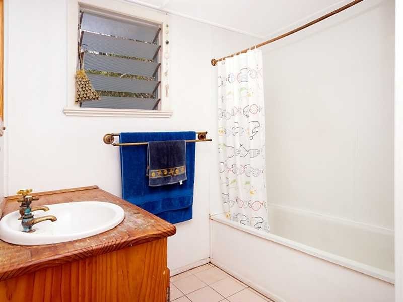 12 Ahearne Street, Hermit Park QLD 4812