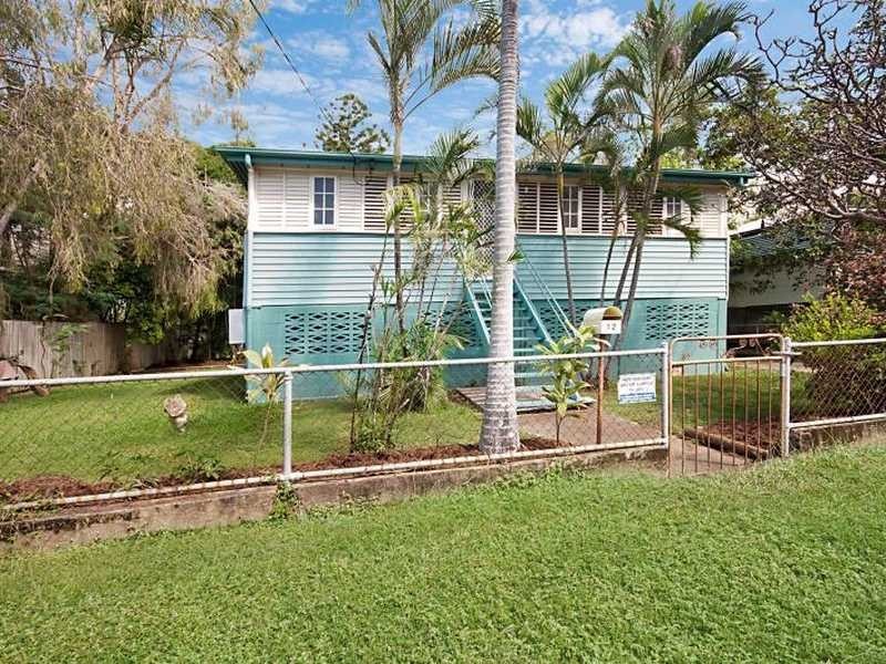 12 Ahearne Street, Hermit Park QLD 4812