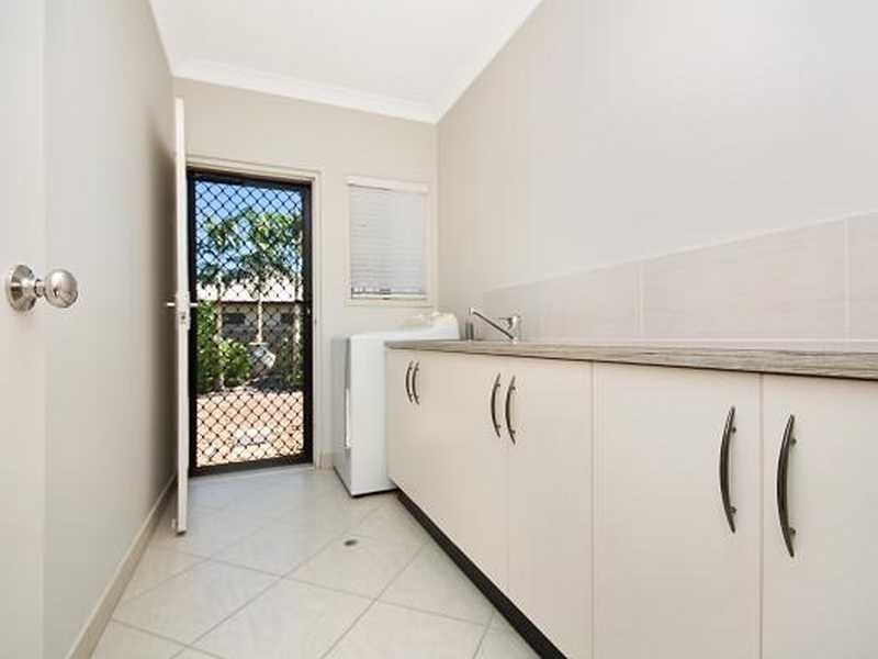 9 Midyim Court, Mount Low QLD 4818