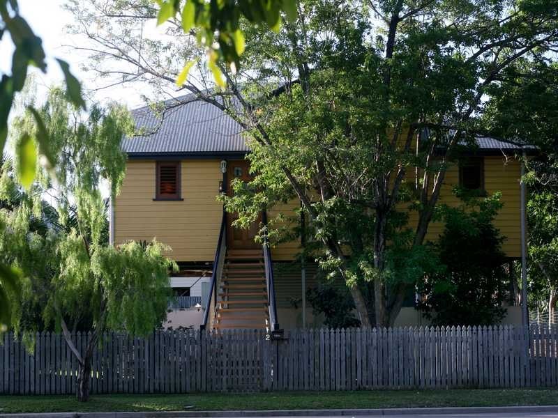 2 Anderson Street, Railway Estate QLD 4810