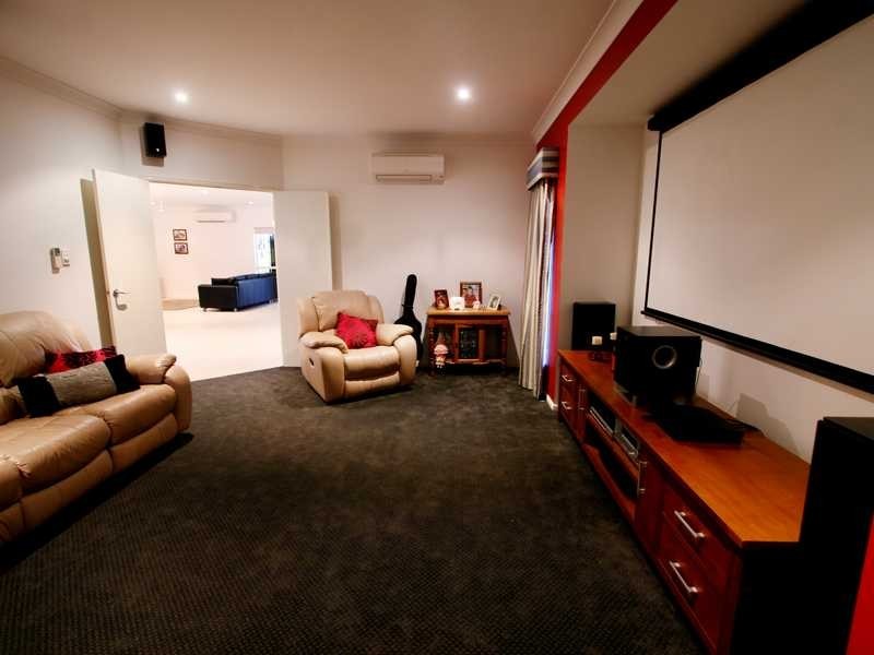 37 Marina Drive, Bushland Beach QLD 4818