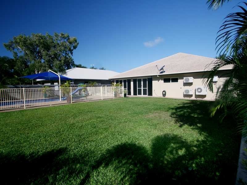 37 Marina Drive, Bushland Beach QLD 4818