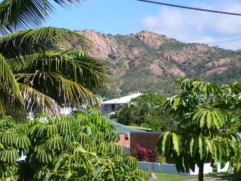 165 Eyre Street, North Ward QLD 4810