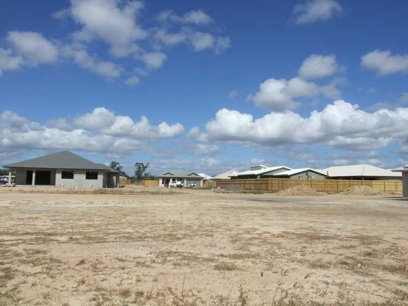 38 Ashmore Cr, Burdell QLD 4818