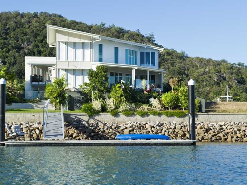 19 The Cove, Magnetic Island QLD 4819
