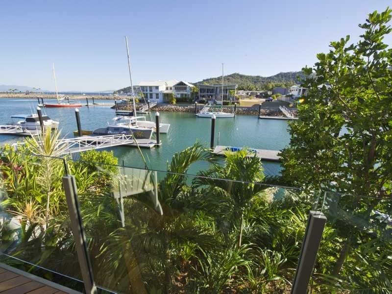 19 The Cove, Magnetic Island QLD 4819
