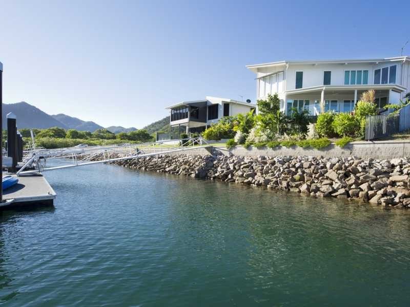 19 The Cove, Magnetic Island QLD 4819