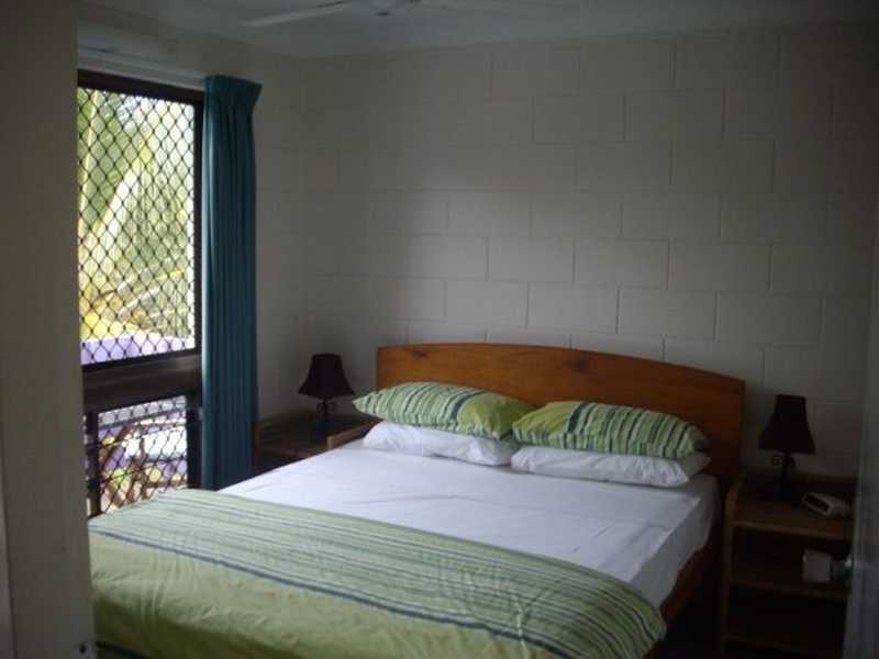 2/4 Endeavour Road, Magnetic Island QLD 4819