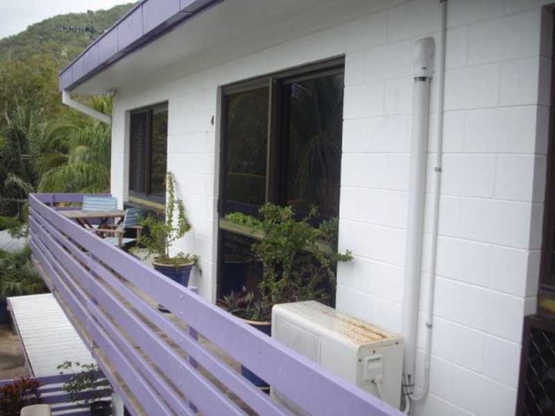 2/4 Endeavour Road, Magnetic Island QLD 4819