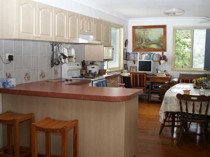 11 Pacific Drive, Magnetic Island QLD 4819