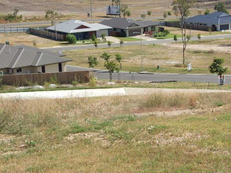 13 Harrier Court, Bushland Beach QLD 4818