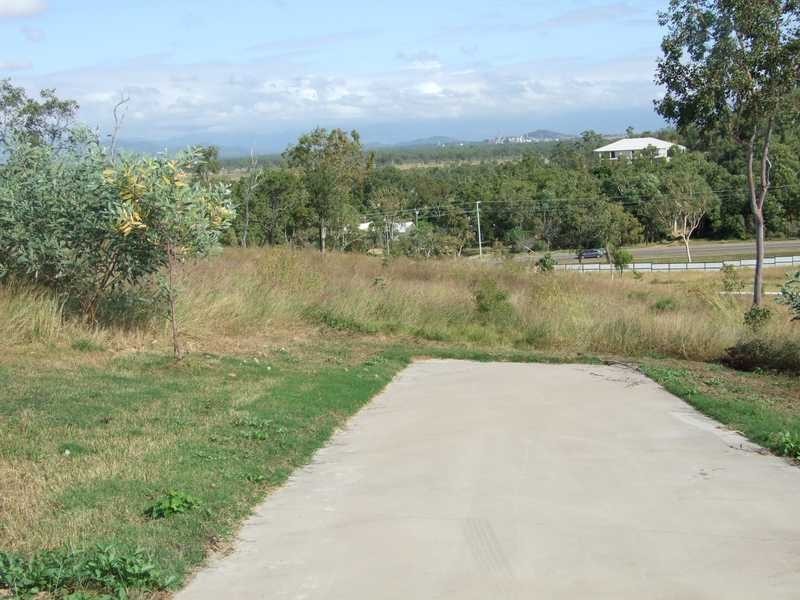 13 Harrier Court, Bushland Beach QLD 4818