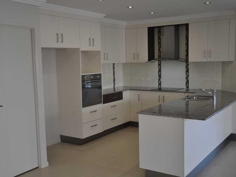 10 Dillon Street, Mount Louisa QLD 4814