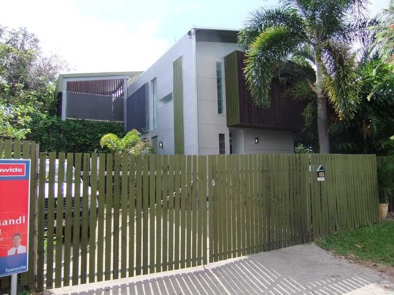 20 Halloran Street, Hermit Park QLD 4812