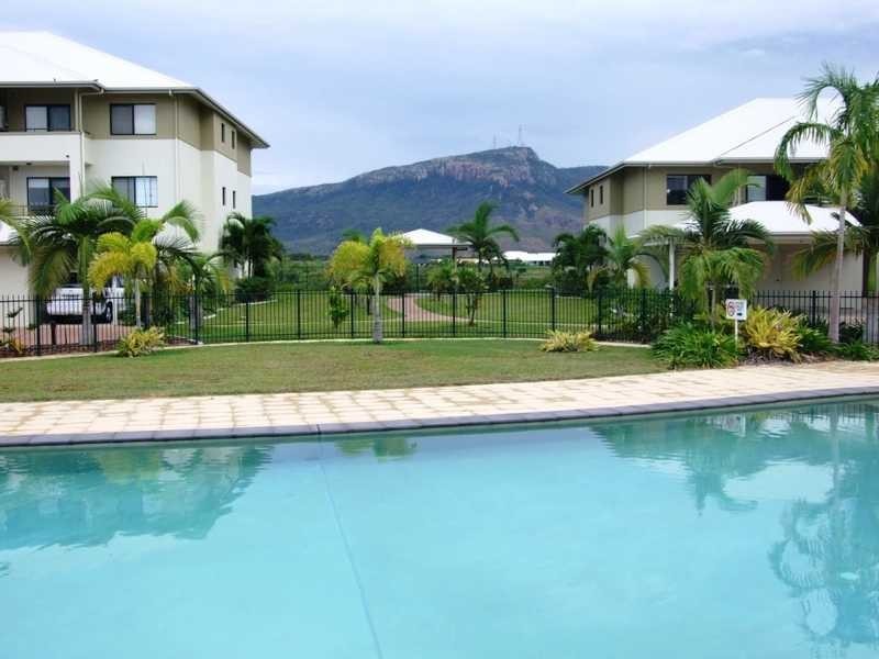 42/111 Bowen Road, Rosslea QLD 4812