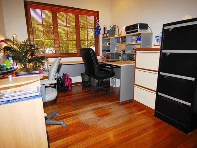 6 Shaw Street, West End QLD 4810