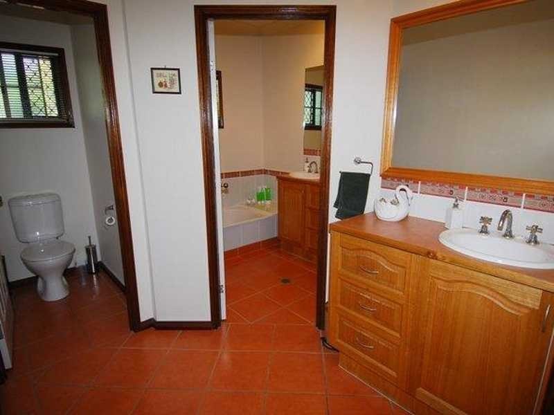 6 Shaw Street, West End QLD 4810