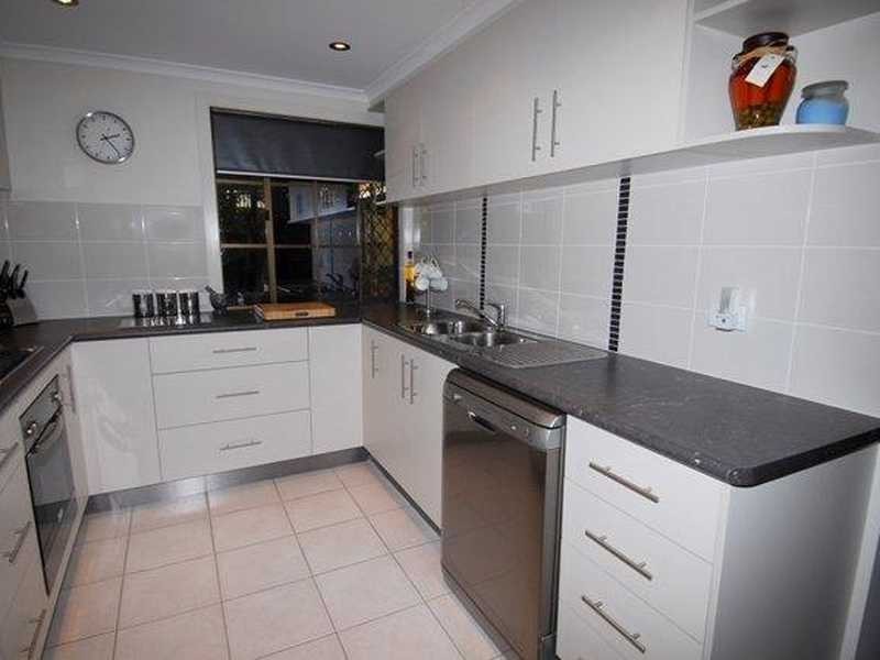 6 Shaw Street, West End QLD 4810