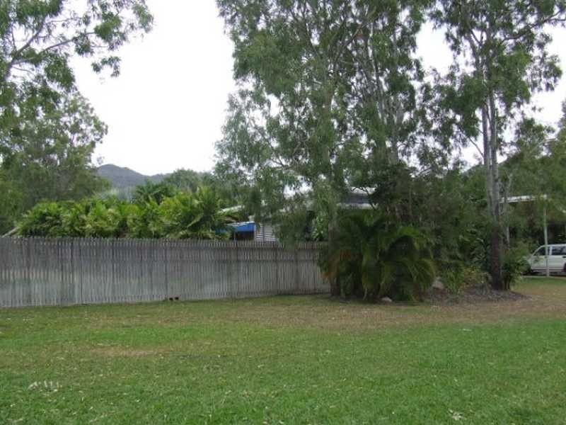 11 Bayside Court, Magnetic Island QLD 4819