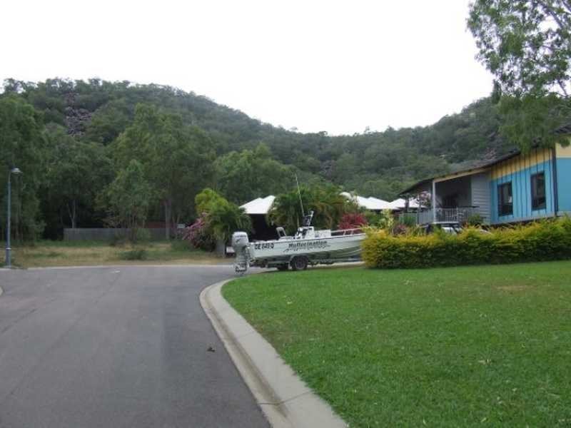 11 Bayside Court, Magnetic Island QLD 4819