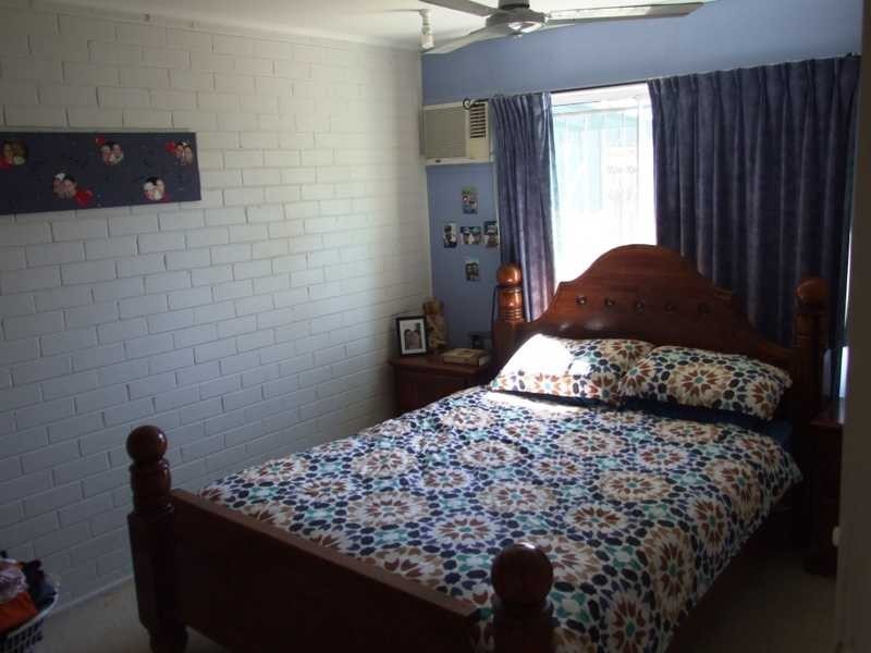 4 Turra Court, Mount Louisa QLD 4814