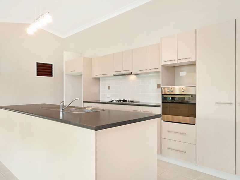 7 Helvellyn Street, Bushland Beach QLD 4818