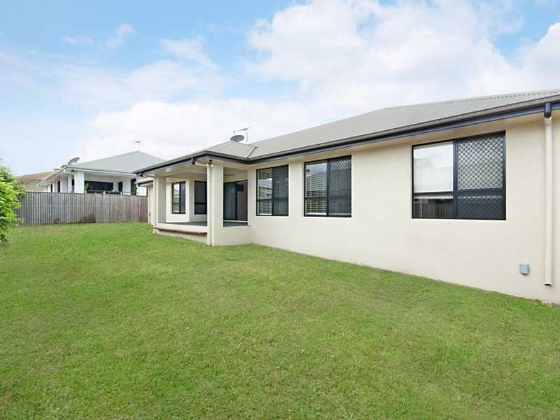 7 Helvellyn Street, Bushland Beach QLD 4818