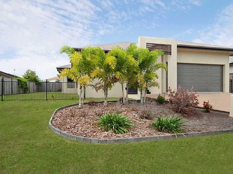 7 Helvellyn Street, Bushland Beach QLD 4818