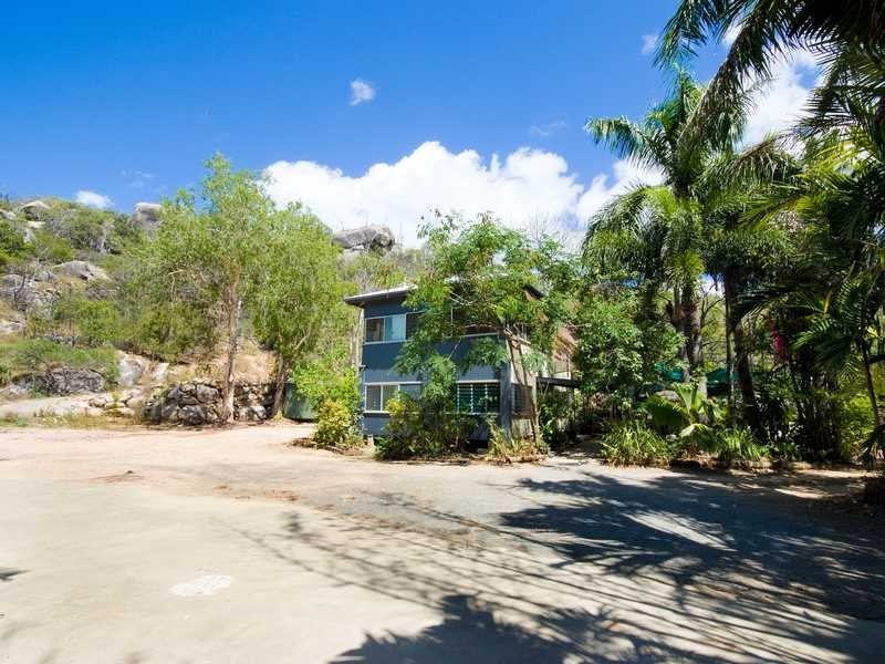 1 Barbarra Street, Magnetic Island QLD 4819