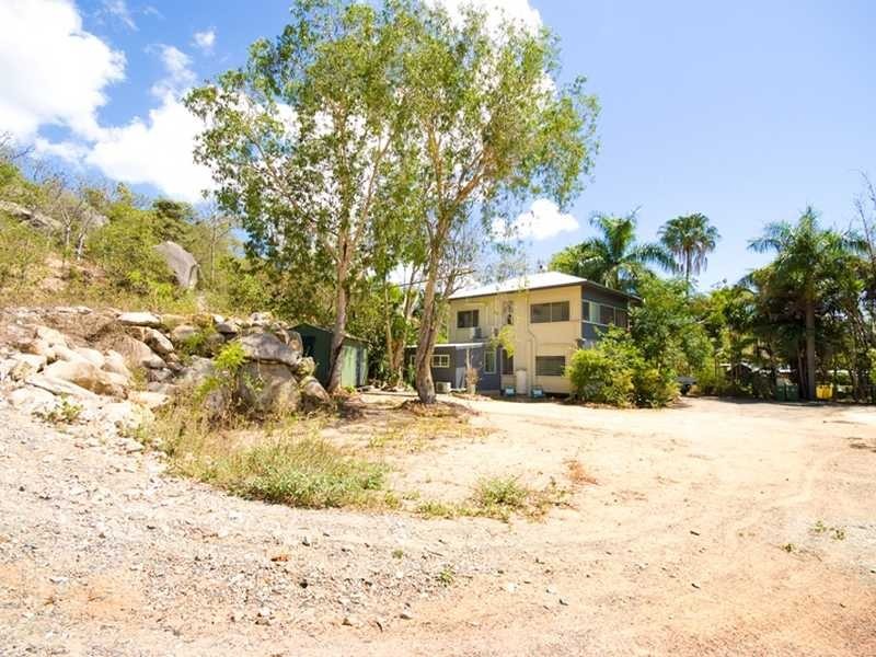 1 Barbarra Street, Magnetic Island QLD 4819