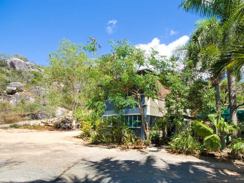 1 Barbarra Street, Magnetic Island QLD 4819