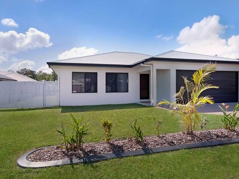 4 Bluff Street, Bushland Beach QLD 4818