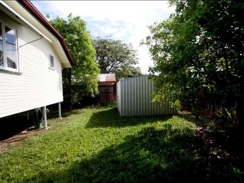 13 Halloran Street, Hermit Park QLD 4812