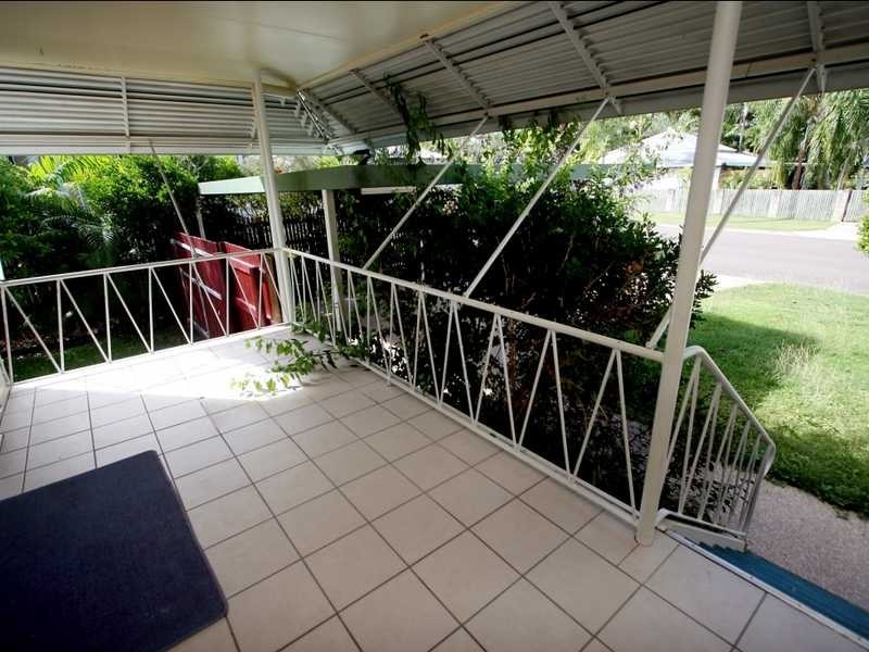 13 Halloran Street, Hermit Park QLD 4812