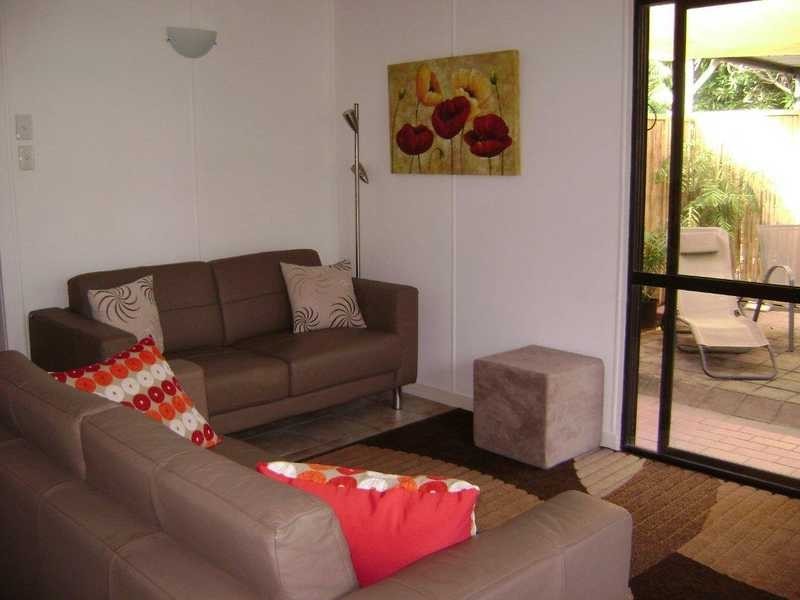 5 Robson Street, Magnetic Island QLD 4819