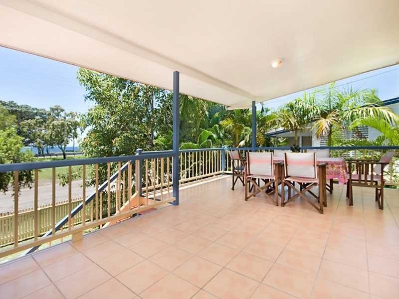 22 Palm Street, Rowes Bay QLD 4810