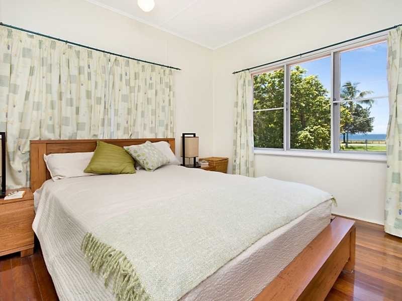 22 Palm Street, Rowes Bay QLD 4810