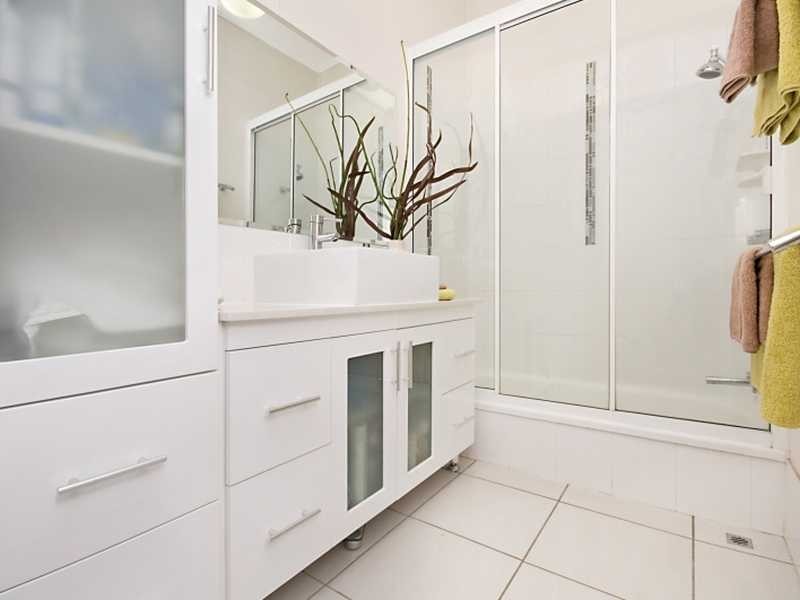 22 Palm Street, Rowes Bay QLD 4810