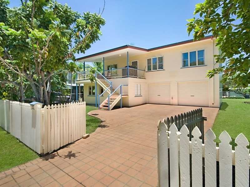 22 Palm Street, Rowes Bay QLD 4810