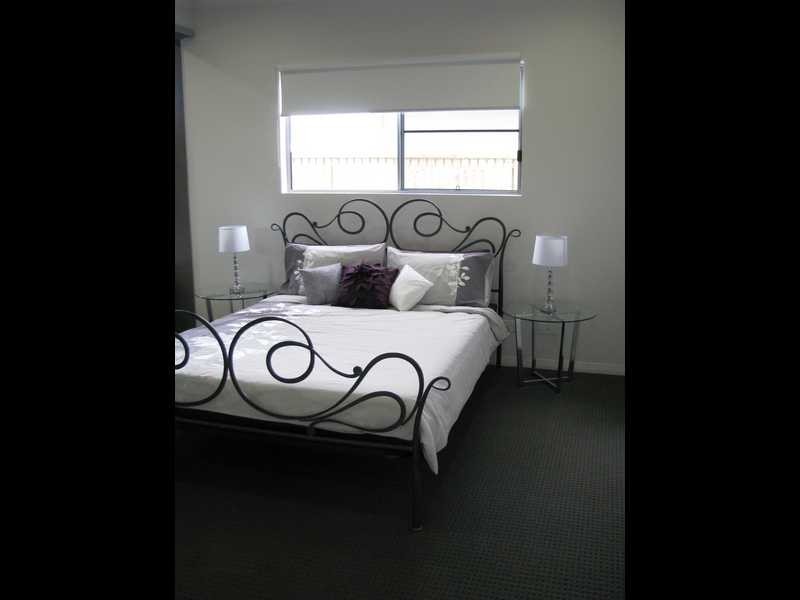 13 Balladonia Avenue, Mount Low QLD 4818