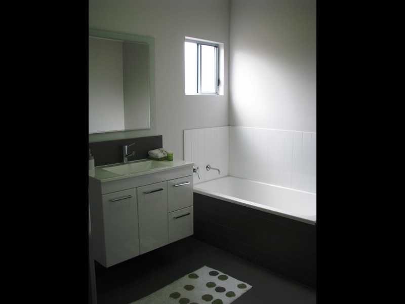 13 Balladonia Avenue, Mount Low QLD 4818