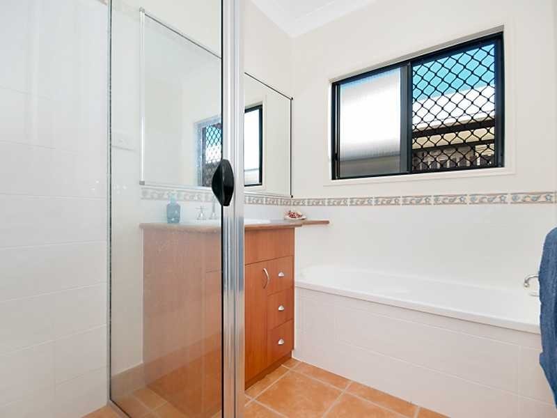 6 Robina Cl, Kirwan QLD 4817