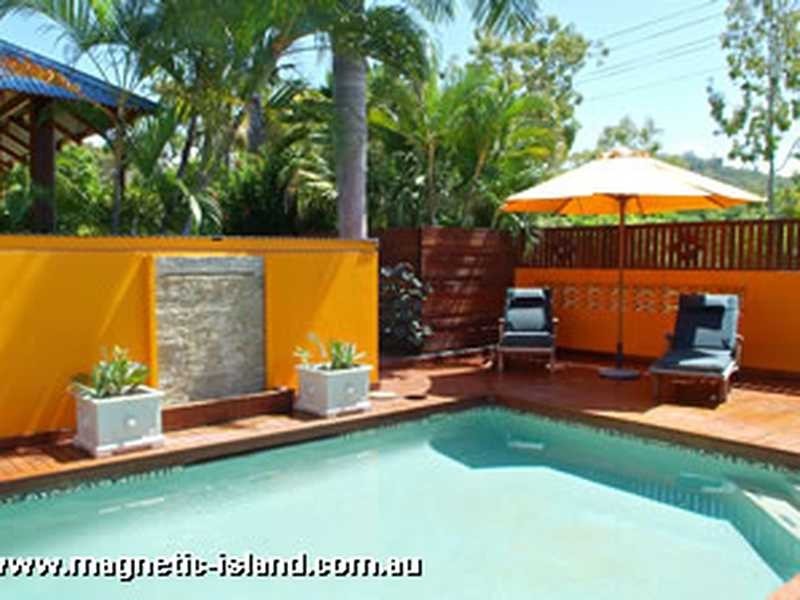 16 Yule Street, Magnetic Island QLD 4819