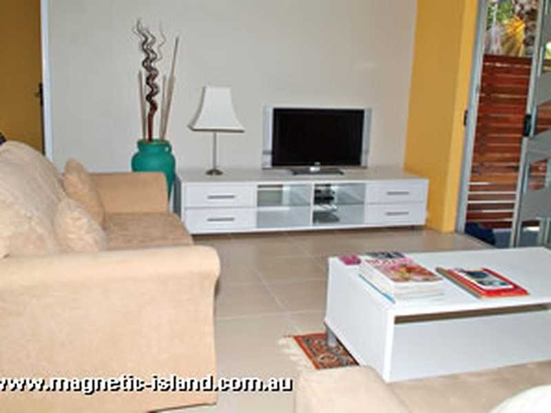 16 Yule Street, Magnetic Island QLD 4819