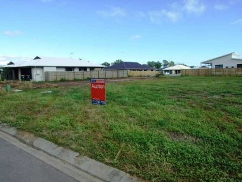 13 Peregrine Avenue, Kelso QLD 4815