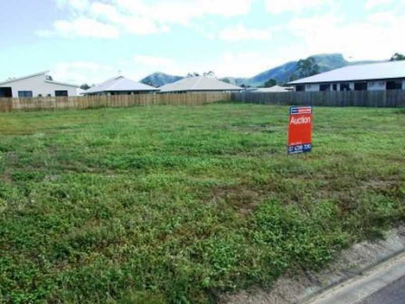 13 Peregrine Avenue, Kelso QLD 4815