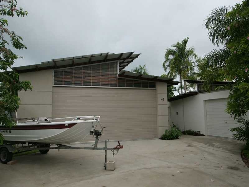 42 Waterivew Dr, Bushland Beach QLD 4818