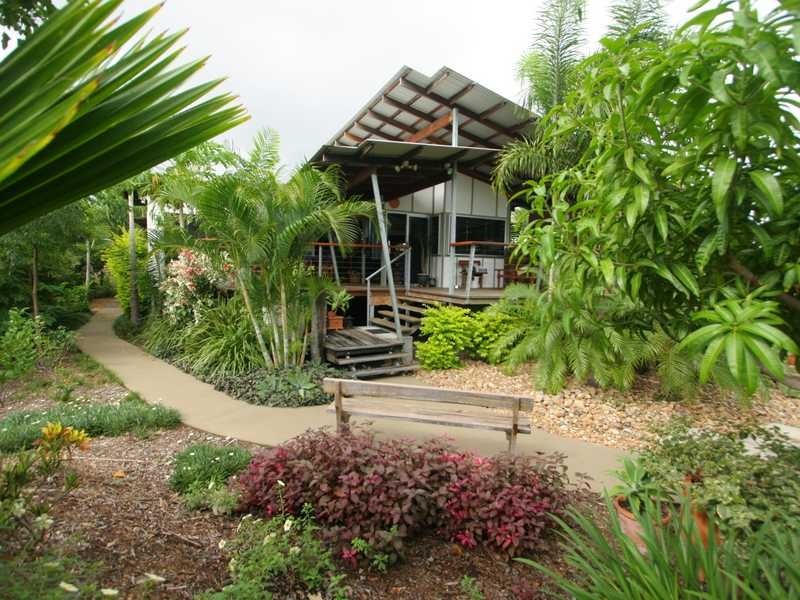 42 Waterivew Dr, Bushland Beach QLD 4818