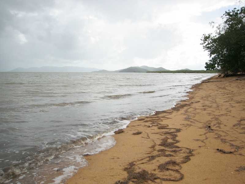 42 Waterivew Dr, Bushland Beach QLD 4818